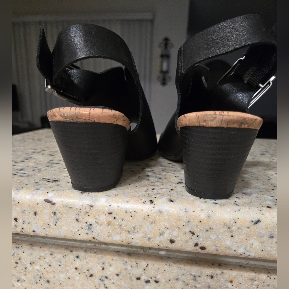 BOC Comfort Black Leather Sandals - Picture 7 of 8